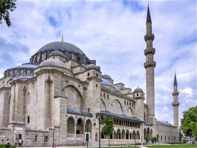 Ви дізнаєтеся найголовніше про історію і пам'ятниках Стамбула, прогуляєтеся по багатолюдній вулиці Істікляль, подивіться на   Автор: Нурбол