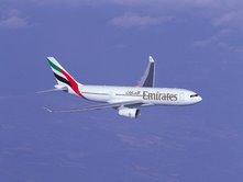 На сьогоднішній день у розпорядженні Emirates авіапарк, що складається з Airbus A330-200, Airbus 340-300, Airbus A310-300F (є в розпорядженні, але не виконують рейси), Airbus A340-500, Airbus A380-800, Boeing 777-200, Boeing 747-200LR, Boeing 777-300ER, Boeing 777-300LR, Boeing 747-400F, Boeing 747-400ER, середній вік яких становить 65 місяців