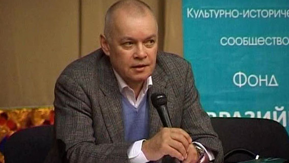 ведучим програми   Вести недели   на телеканалі   Росія 1   стане Дмитро Кисельов, який раніше обіймав посаду заступника директора ВГТРК