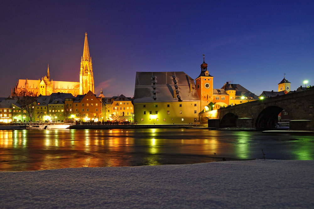 Dom und Altstadt zur blauen Stunde im Winter © BAYERN TOURISMUS Marketing GmbH