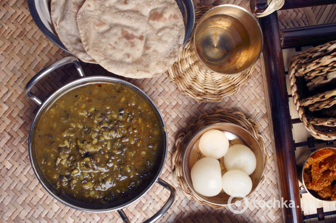 Дхал - це індійський суп, який приготовлений з декількох видів бобових