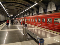 Потяги ходять один раз на годину, до Київського вокзалу їхати близько сорока хвилин