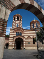 Церква Святого Миколая до будівлі Собору Різдва Пресвятої Богородиці була кафедральним собором