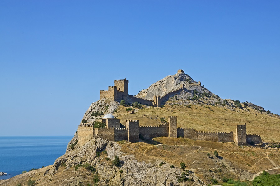 Не плутайте цю фортецю з Генуезькою фортецею в Феодосії
