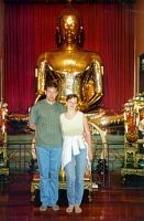 На початку екскурсії відвідали монастир Трімітр, сфотографувалися біля статуї Золотого Будди (5