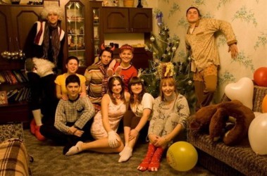 26 грудня 2008, 7:37 Переглядів:   У Новий 2008 рiк до киян Євгену і Катерині Снозовим гості з'явилися в нічних сорочках