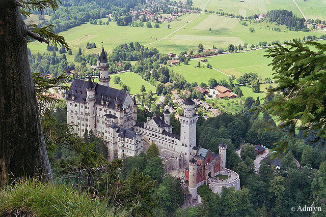 Для багатьох мандрівників кінцевою метою маршруту є замок Neuschwanstein, але це в корені неправильно