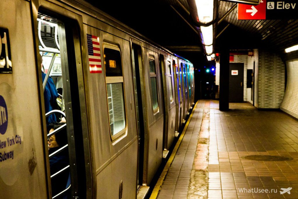 Почнемо нашу розповідь про поїздку в Штати з метро в Нью-Йорку: