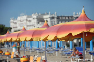 БЮДЖЕТНО Найпопулярніший регіон для недорогого пляжного відпочинку влітку в Італії - Емілія-Романья