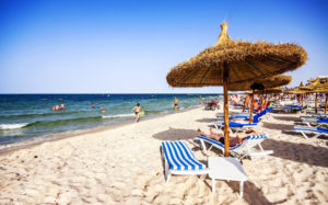 Зміна законів, що спрощують процедуру в'їзду для гостей, зробило Туніс ще більш привабливим туристичним регіоном для приїжджих з України, Білорусі та Казахстану