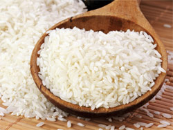 Рис вважається гарніром, проте його використовують для приготування різноманітних страв, в тому числі для молочних каш і запіканок, а також пудингів і плову