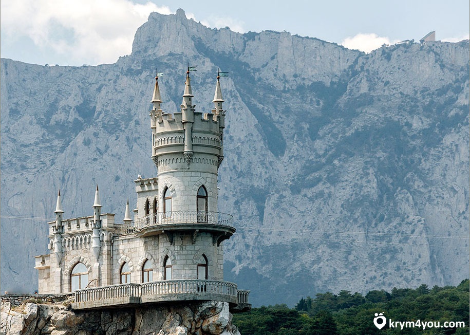 Найвідоміший палац знаходиться в Криму