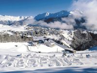 Серфаус - це новий гірськолижний регіон Австрії   , Розташований в західній частині Тіроля в тому місці, де бере свій початок головна тирольская річка Інн