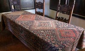Східні килими в Карлштейне (Фото: Архів Національного управління охорони пам'ятників)   «Це прекрасні килими, зроблені в кінці XVIII, початку XIX століття