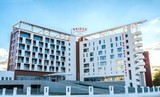 Новий, сучасний готельний комплекс Bridge Resort розташувався в Адлерському районі Сочі, в мальовничій Імеретинській низовині на південному схилі Великого Кавказу