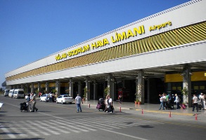 Аеропорт Бодрум знаходиться в 36 км від центру міста Бодрум і в 16 км від міста Бодрум